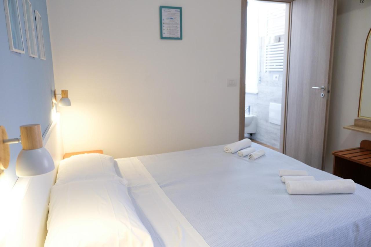 Hotel Vienna Cervia Bagian luar foto